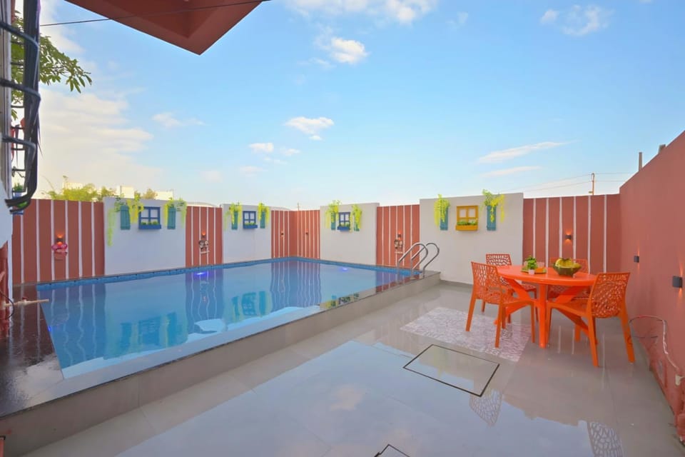 Patio, Day, Pool view, Swimming pool, sunbed