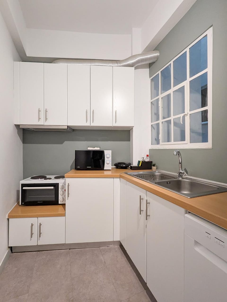 Spacious apt for 5 guests next to Acropolis&metro Apartment in Athens
