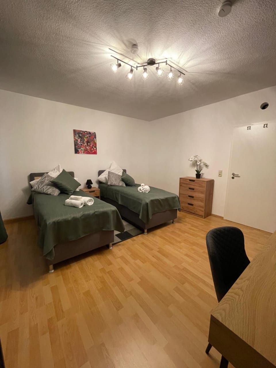 Bed, Photo of the whole room, Bedroom