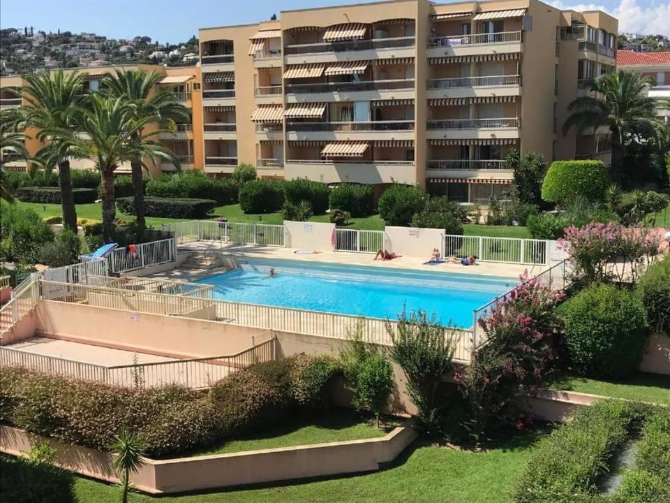 Charming 2 rooms in RDJ Golfe Juan Apartment in Antibes