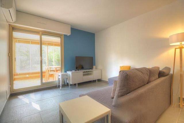 Charming 2 rooms in RDJ Golfe Juan Apartment in Antibes