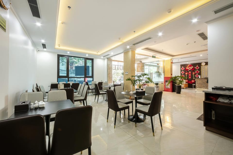 Restaurant/places to eat, Restaurant/places to eat