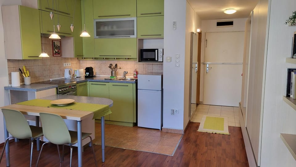 Kitchen or kitchenette, Dining area, dishwasher, oven, stove, toaster