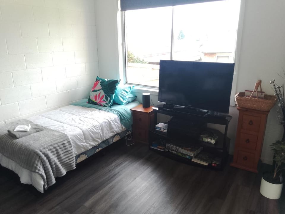 Communal lounge/ TV room, Bed, TV and multimedia, Evening entertainment