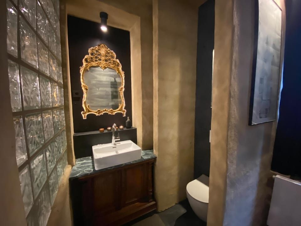 Toilet, Bathroom