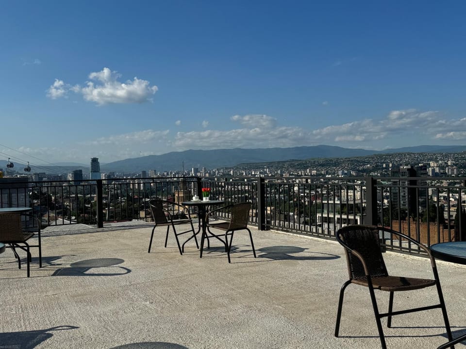 Day, Balcony/Terrace, City view, Mountain view