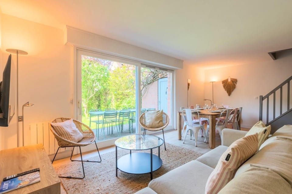 Maison 4 chambres avec jardin & garage proche tram Bed and Breakfast in Villeneuve-d'Ascq