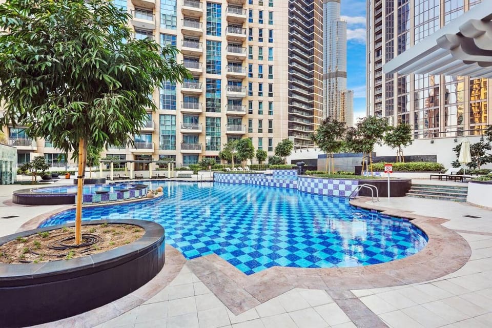 FIRST CLASS 2BR Spectacular Fountain Views Apartment in Dubai