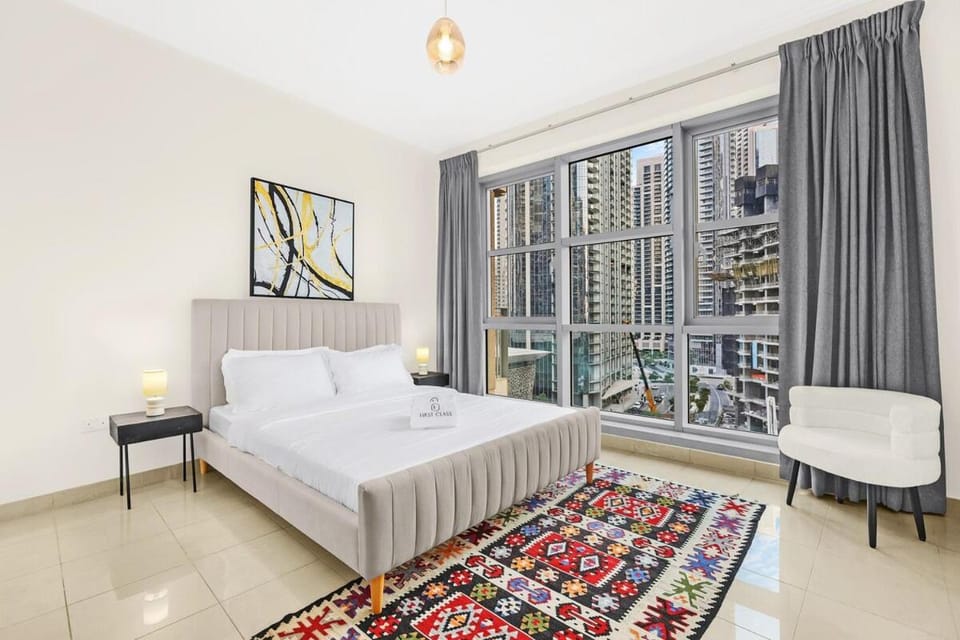 FIRST CLASS 2BR Spectacular Fountain Views Apartment in Dubai