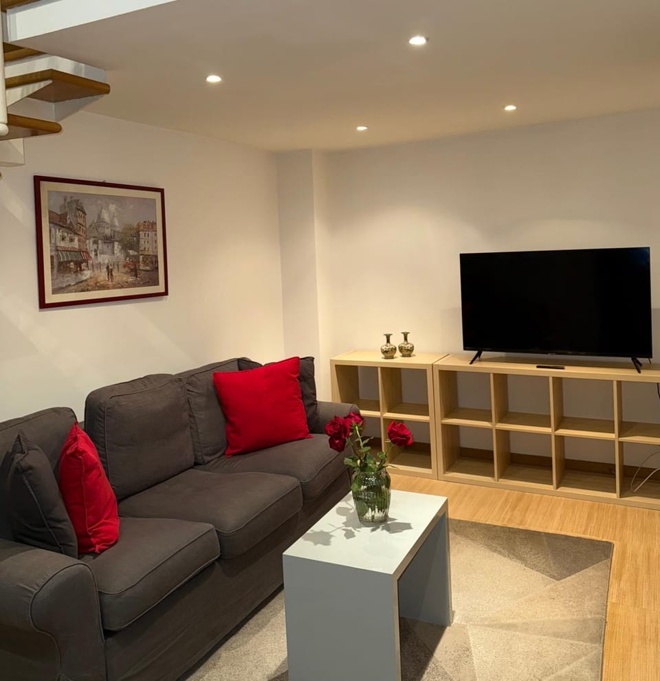 Kejsi Home Apartment in Rome