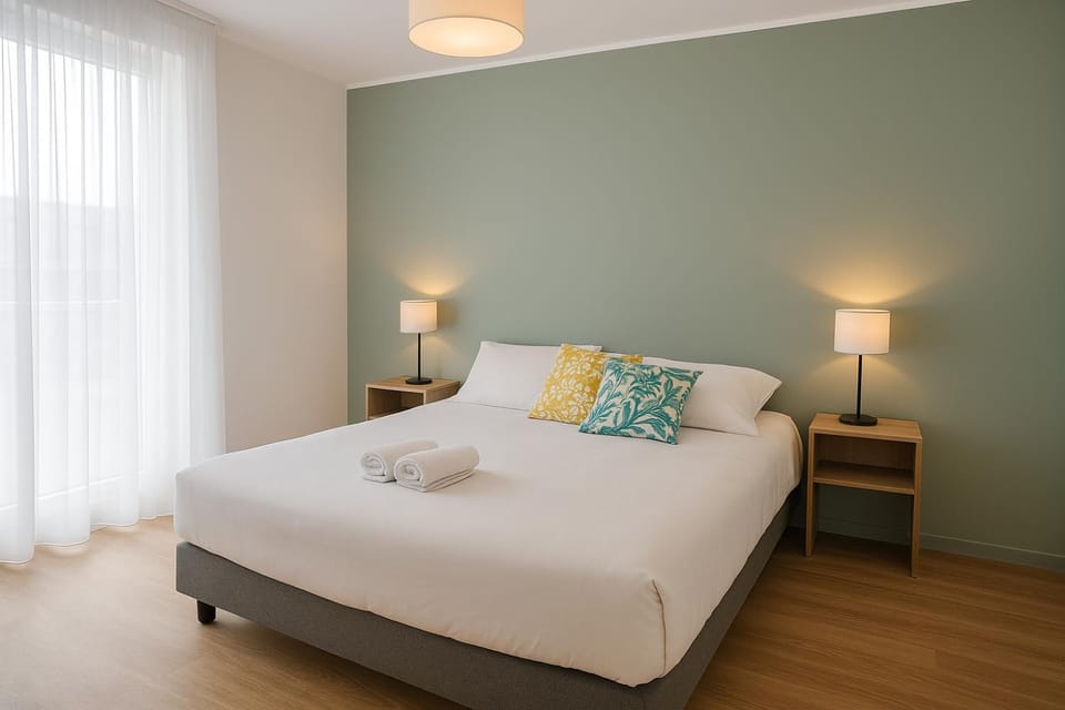 Bed, Photo of the whole room, Bedroom