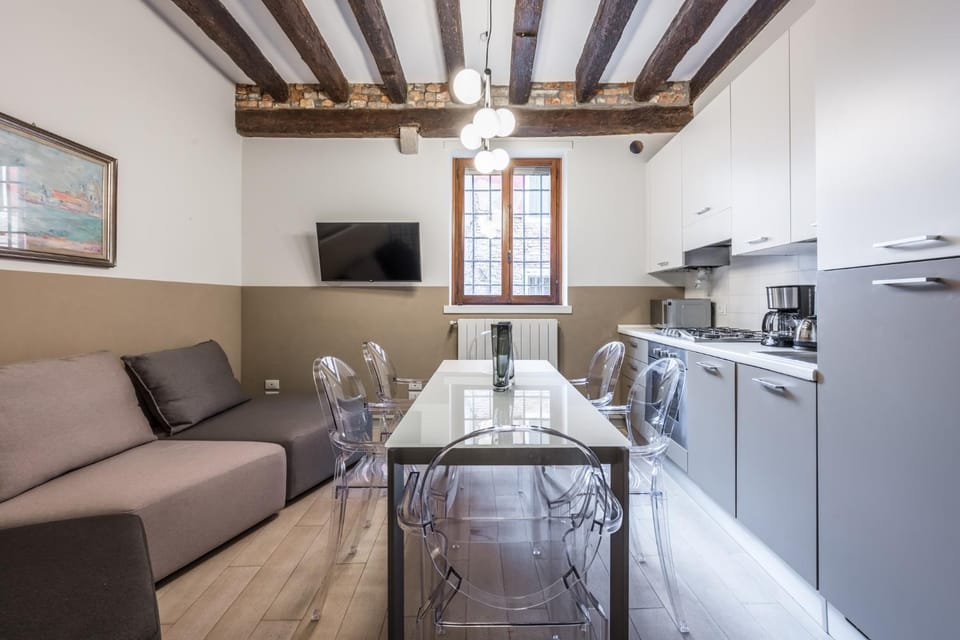 TV and multimedia, Dining area, oven, kitchen, kitchen