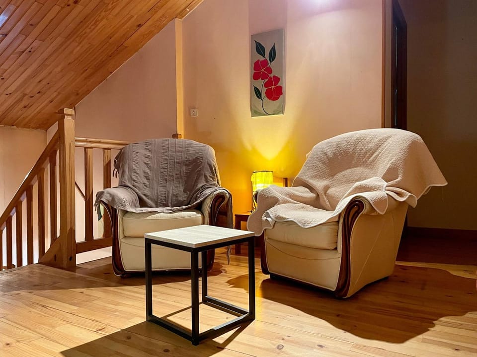 Chambre Lilas à Alleyras - Animaux admis, Table d'hôtes, Terrains spacieux - FR-1-582-514 Bed and Breakfast in Auvergne-Rhône-Alpes