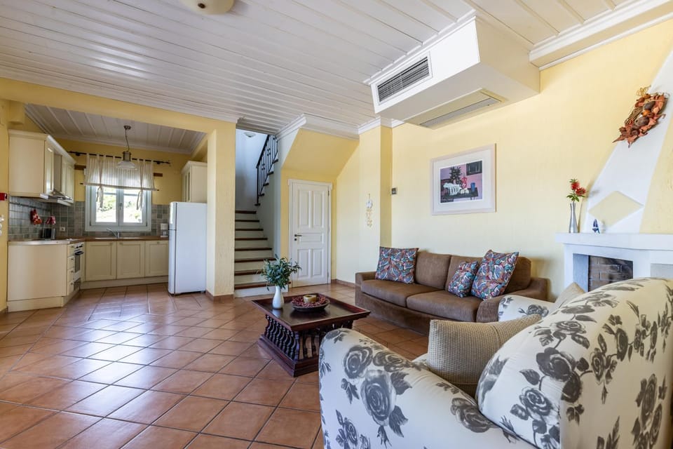 Living room, Seating area, air conditioner