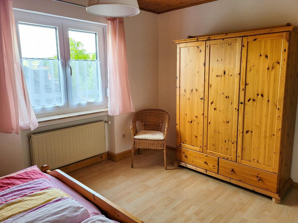 Bed, Photo of the whole room, Bedroom, wardrobe