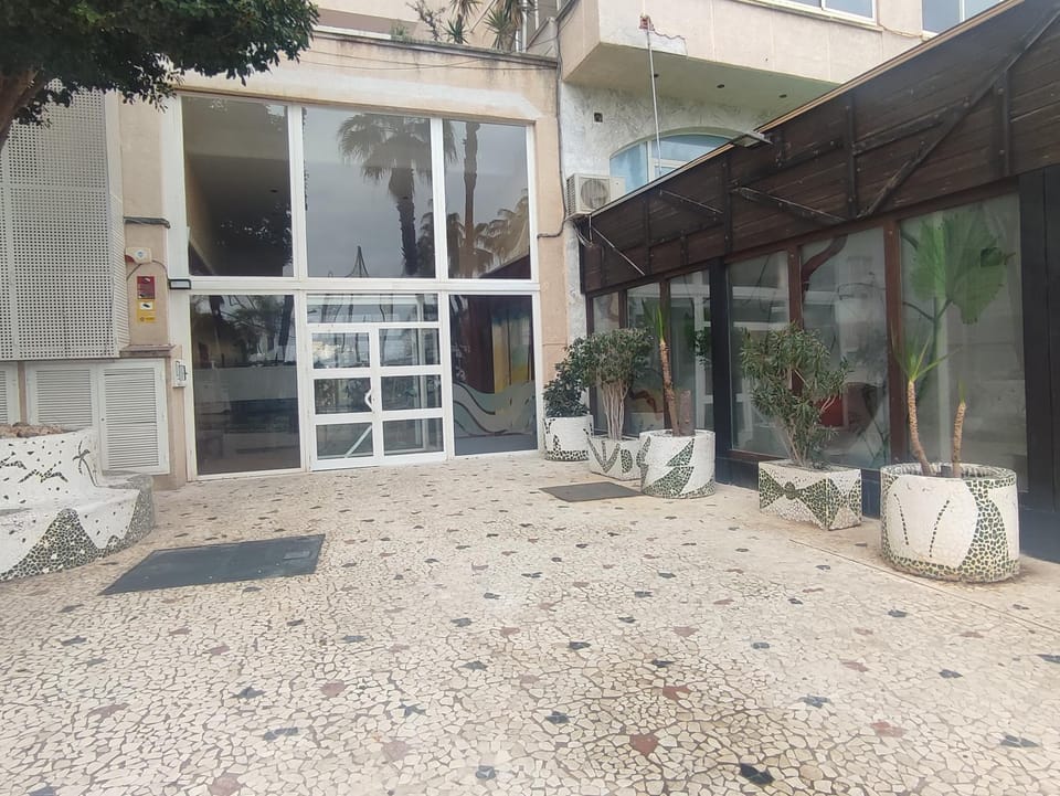 Property building, Facade/entrance