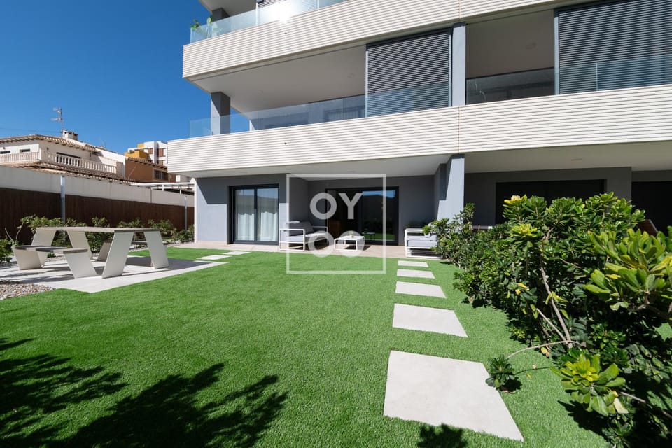 Property building, Garden, Balcony/Terrace, Seating area