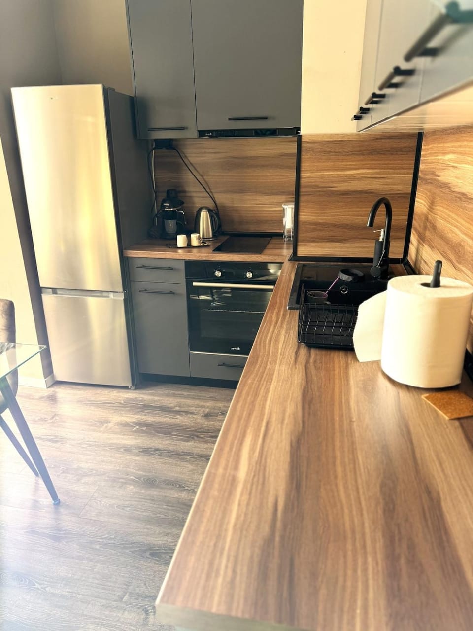 Coffee/tea facilities, Kitchen or kitchenette, minibar, oven, stove, toaster