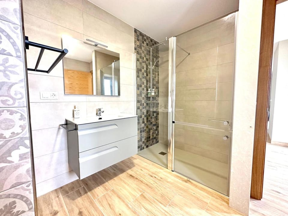 Shower, Bathroom