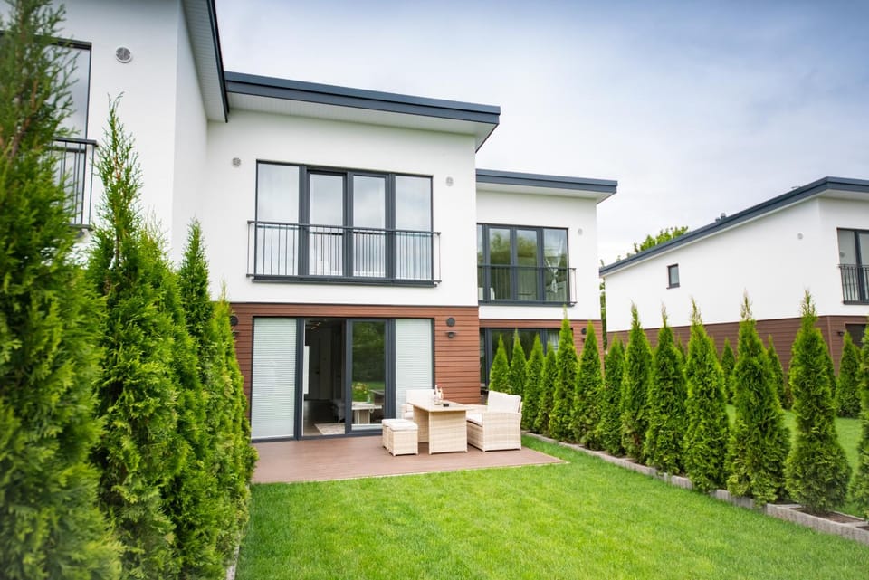 Property building, Day, Garden, Garden view