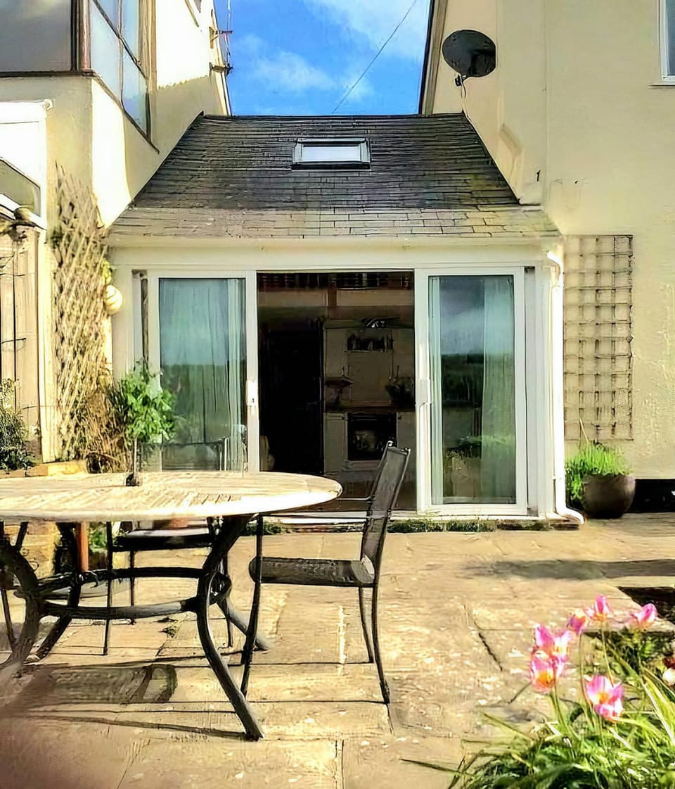 Steepfield Studio, bijou apartment Bantham SDevon Apartment in England