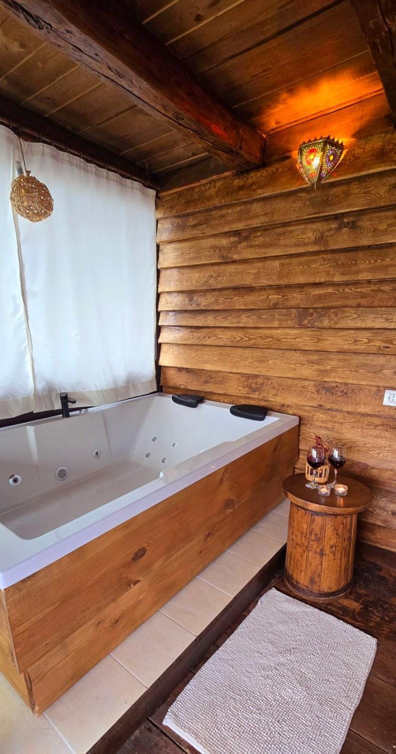 Hot Tub, Hot Tub