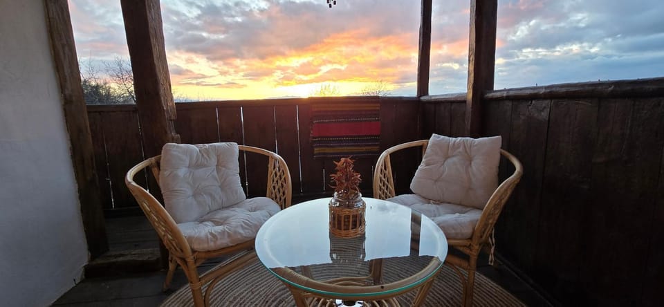 Natural landscape, Balcony/Terrace, Seating area, Sunrise, Sunset