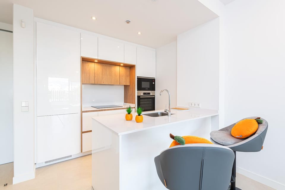 Kitchen or kitchenette, Dining area, dishwasher, oven, stove