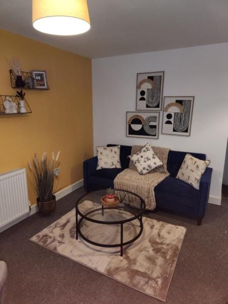 Affordable 1 & 2 Bed Apartments in Slough, Great Heathrow Location Apartment in Slough