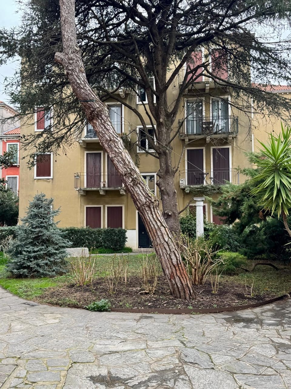 Property building, Garden