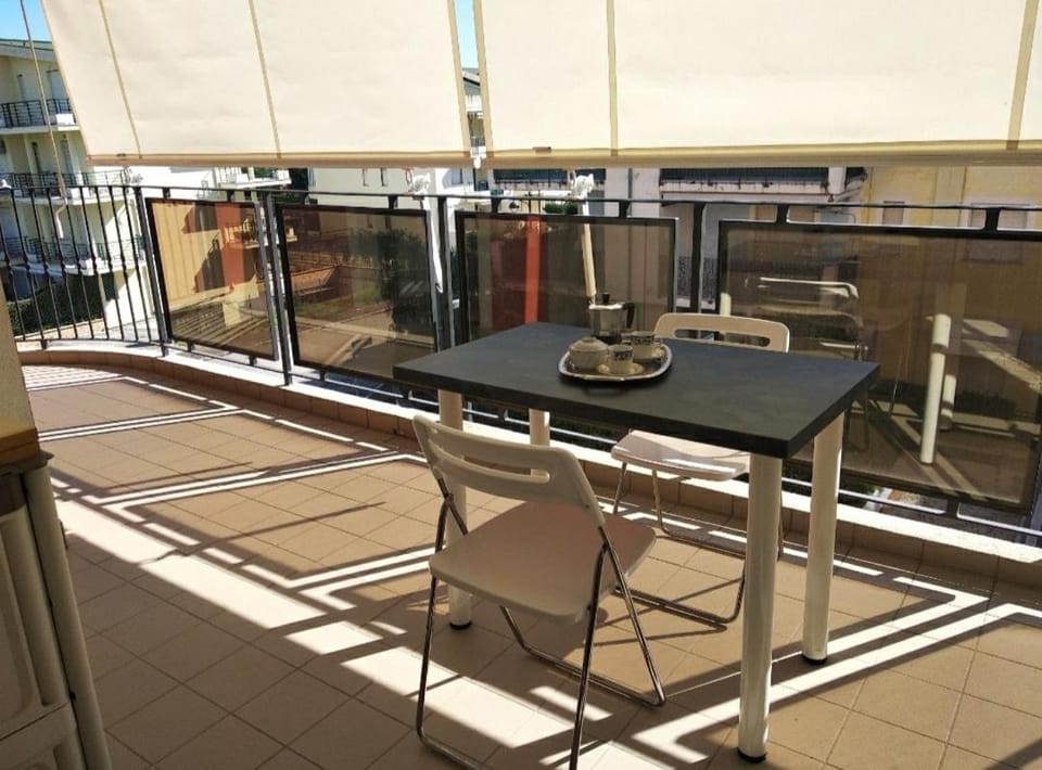 Day, Balcony/Terrace, Dining area