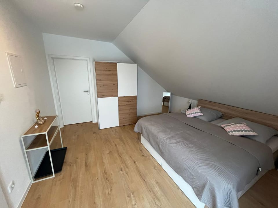 Bed, Bedroom, wardrobe