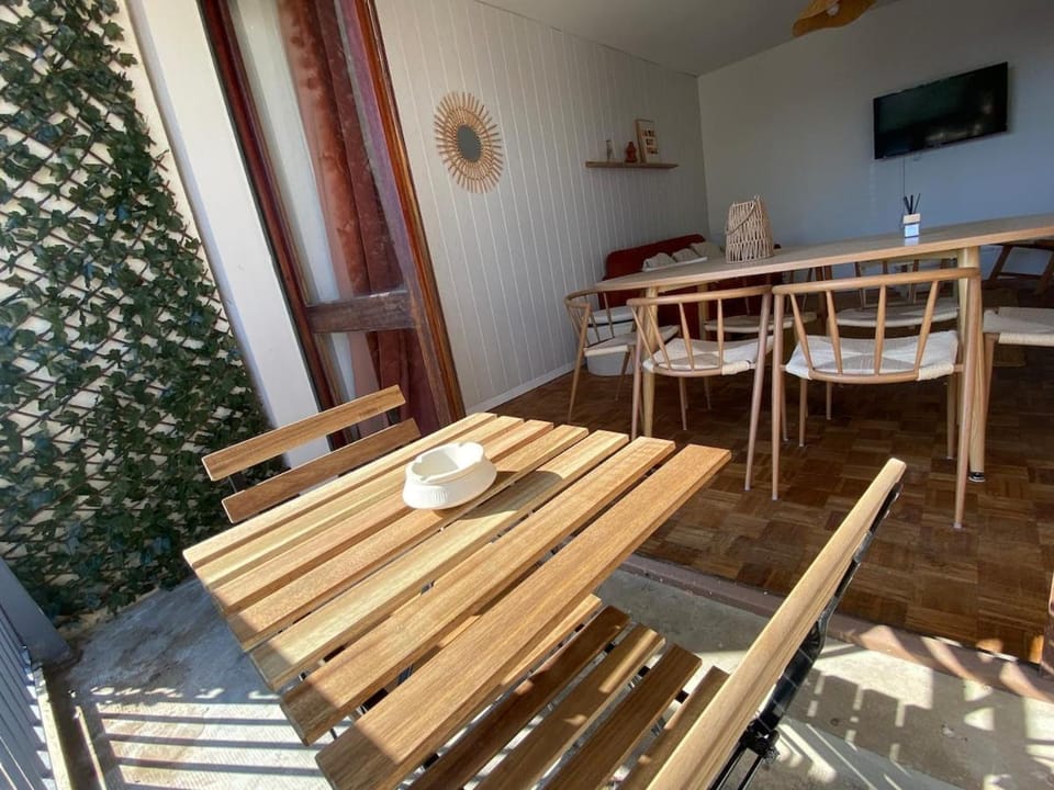 6-people top floor appart, calm, metro Apartment in Toulouse