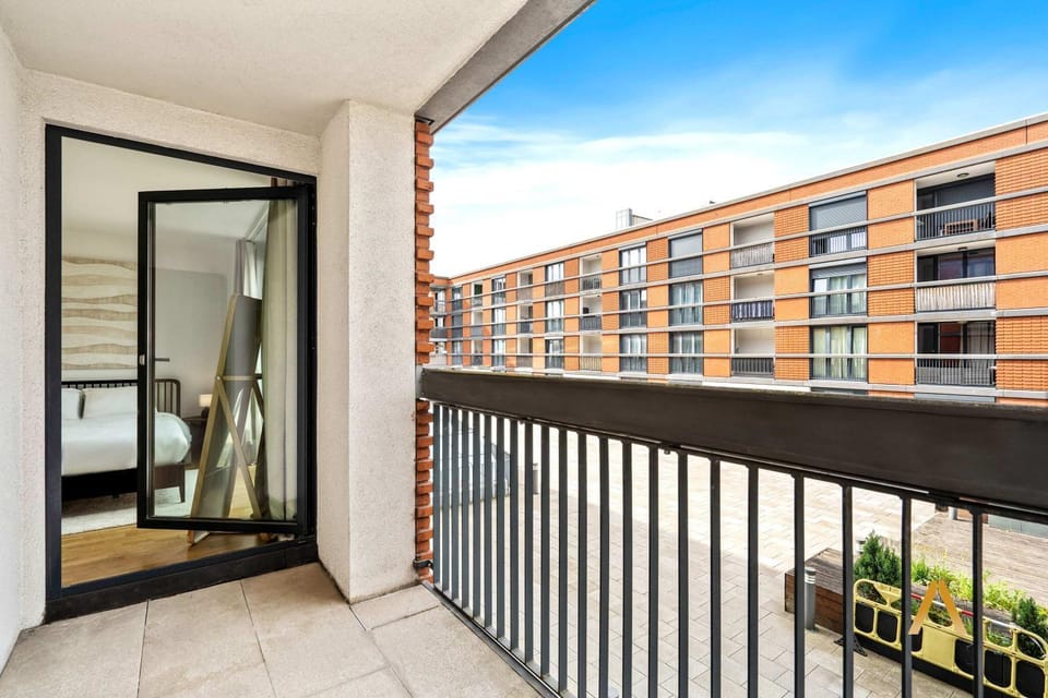 Patio, Day, Balcony/Terrace