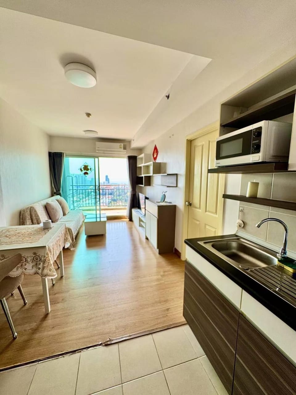 Kitchen or kitchenette, Living room