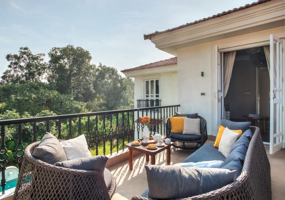 Property building, Balcony/Terrace, Balcony/Terrace