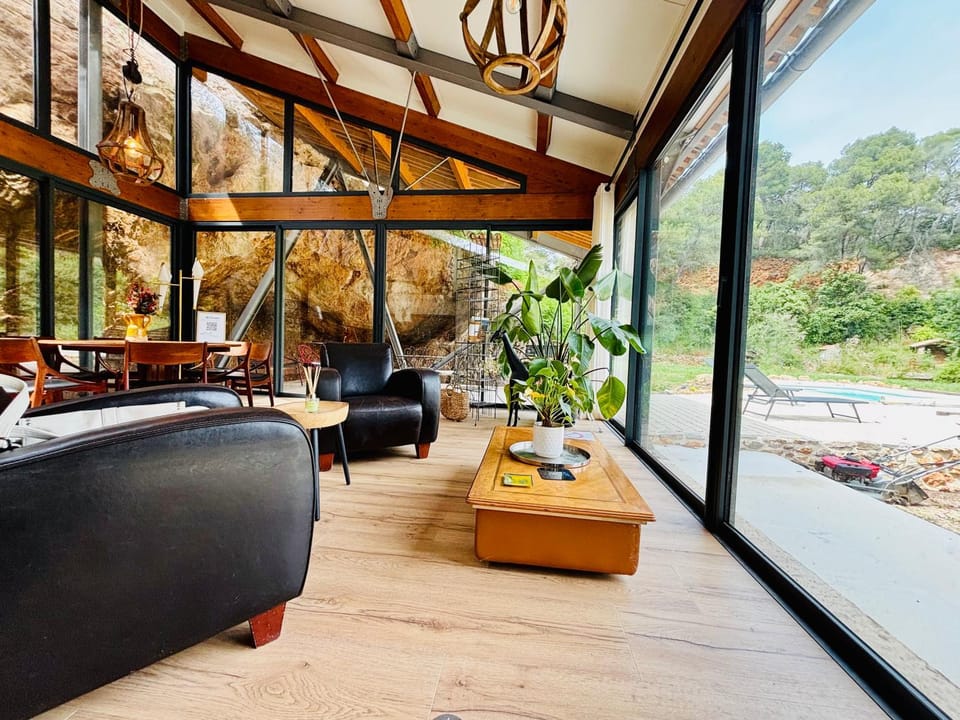 Patio, Day, Garden, View (from property/room), Living room, Seating area, Garden view