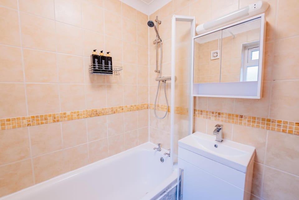 Shower, Bathroom, Bath, towels