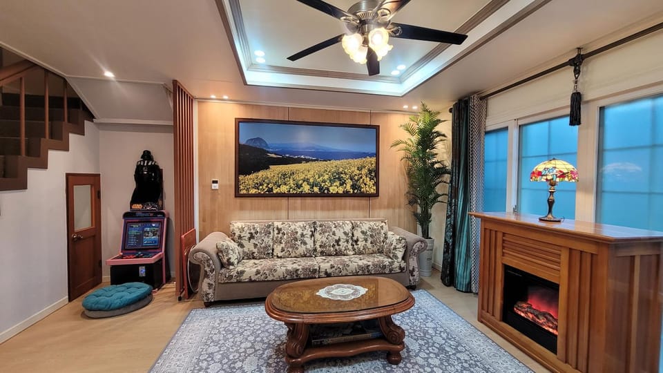 TV and multimedia, Living room, fireplace