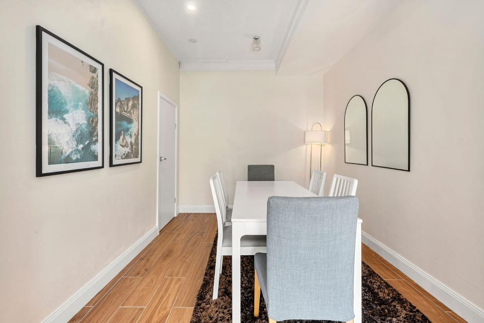 Cozy Home w Outdoor Dining for 8 people Apartment in Sydney