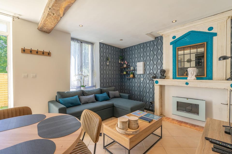 Property building, Living room