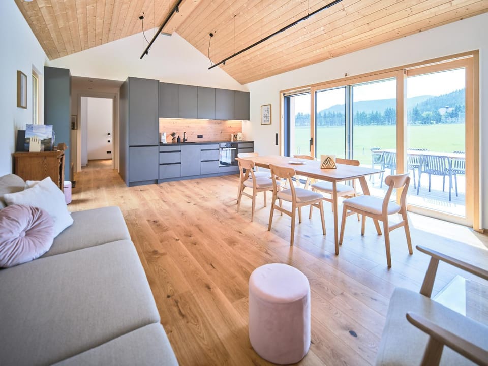 Kitchen or kitchenette, Living room, Seating area, Dining area