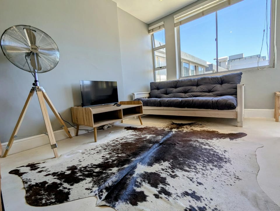 Modern Studio with Balcony in Prime Sea Point Apartment in Sea Point