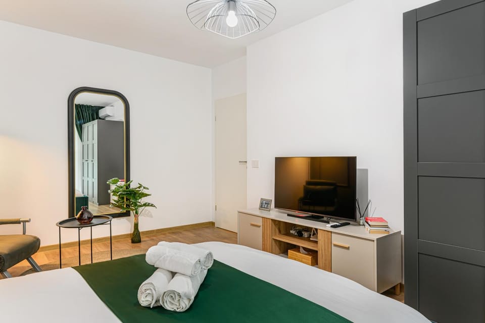 Communal lounge/ TV room, Bed, TV and multimedia, Evening entertainment