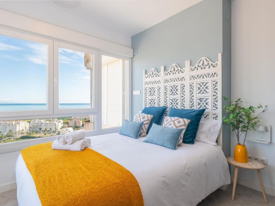 Bed, Photo of the whole room, Sea view
