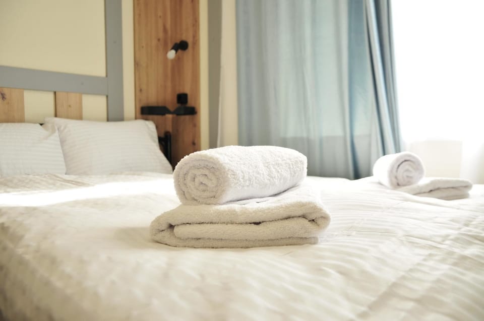 Bed, Photo of the whole room, Bedroom, towels