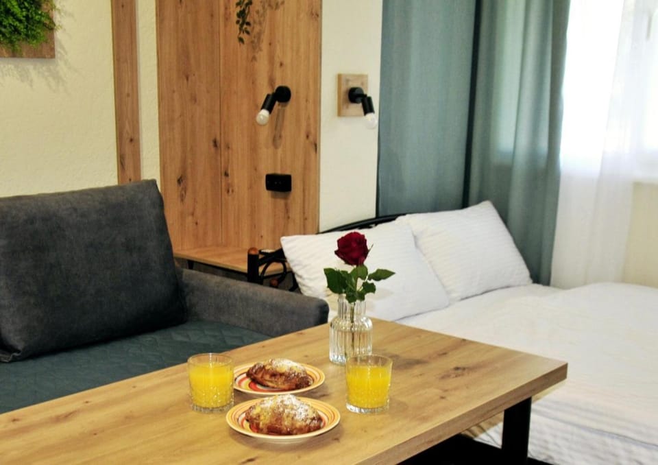 Bed, Seating area, Dining area, Bedroom