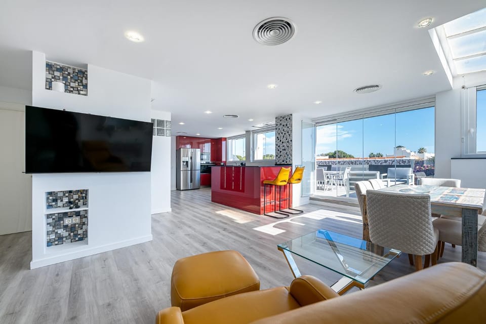 TV and multimedia, Living room, Dining area