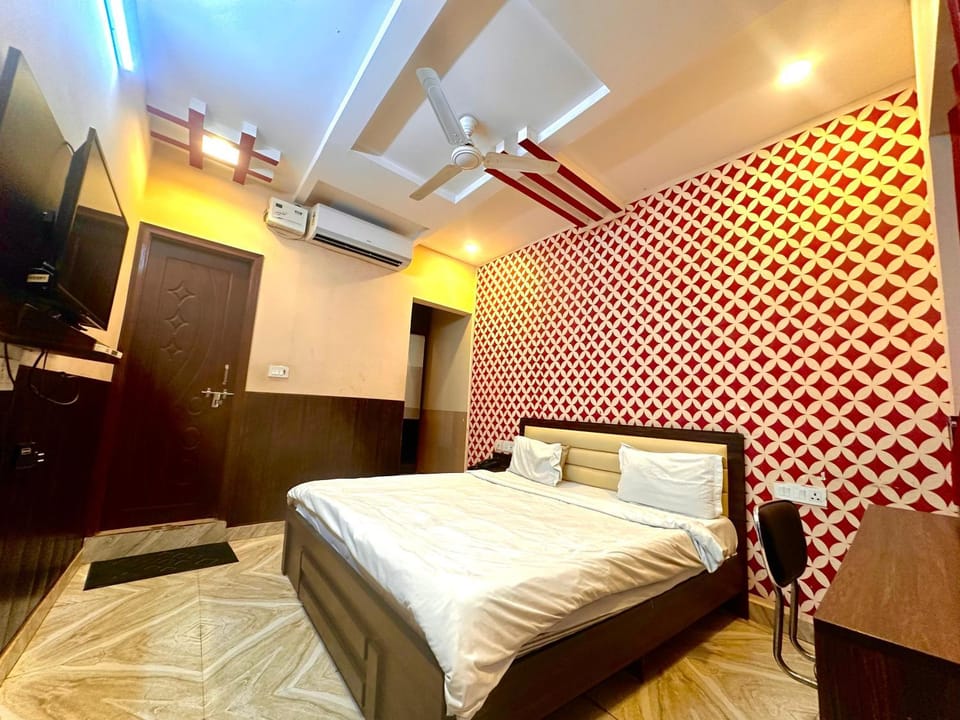 Bed, TV and multimedia, Photo of the whole room, Bedroom, air conditioner