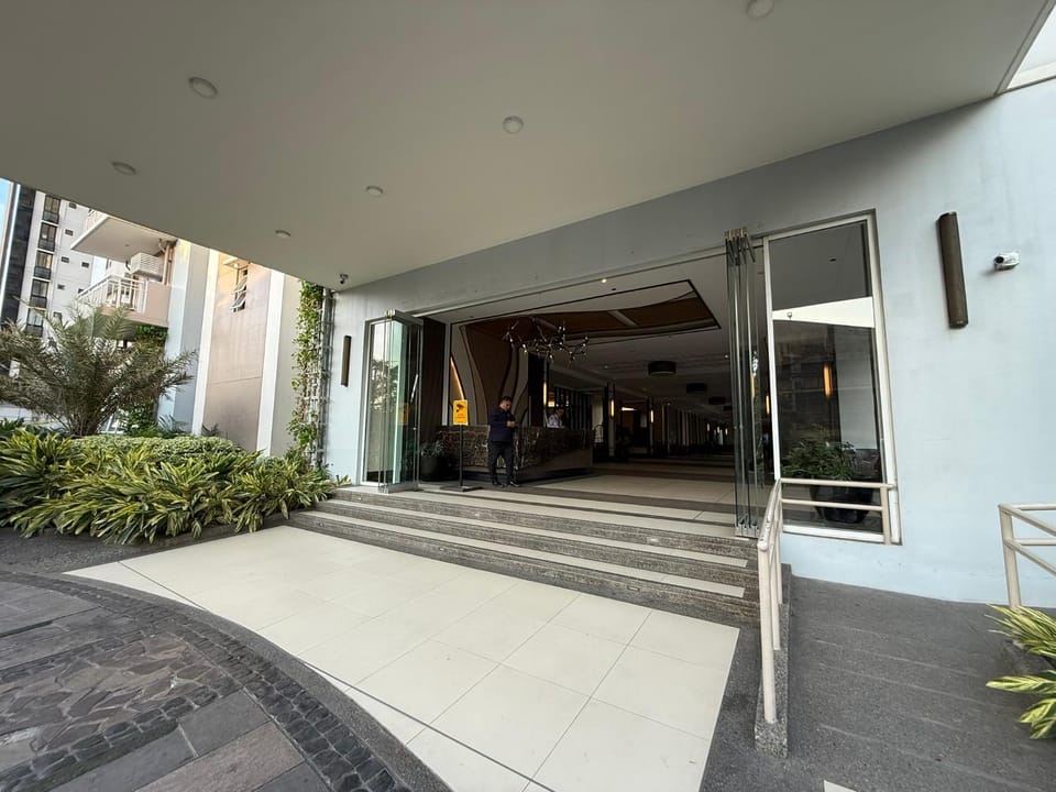 Facade/entrance, Day
